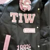 Kvinnors jackor Retro Pink American Vintage Embroid Bomber Jacket för kvinnor och man Y2K Street Hip-Hop Motorcykelbelägg PU LÄDER VARSITY JACKA 230608