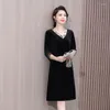 Casual Dresses Spring Autumn Women Långärmad V-ringning A-Line Dress Black Gold Velvet Patchwork Pocket Vestidos Mujer 5xl