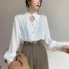 女性のブラウスホワイトサテンブラウス女性スプリングファッションルーズビンテージボタンシャツ衣類韓国シックラペルホルターオフィスレディートップス