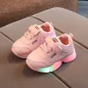 Taglia 2130 Scarpe da ginnastica per bambini con suola luminosa Scarpe da corsa per bambini con luci Scarpe da ginnastica luminose per bambini per bambini 210326