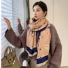 Sciarpe 2023 Sciarpa invernale Spessa e calda Scialli in cashmere Avvolge Luxury Horse Print Pashmina Marca Lady Bufanda