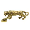 Sleutelhangers 12Chinese Dierenriem Dier Metaal Messing Tijger Sleutelhangers Vintage Beeldjes Auto Sleutelhangers Geschenken DIY Gordijnen Sieraden Accessoires