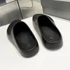 Balencig Mule Topquality Balencaiiga Slide Balenicass Sandal Black Mens Rubber Designer Sandaler Flat Slipper Lätt unik strandslip på TPU -tofflor med eller