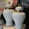 Storage Bottles Geometric Golden Stripe Ceramic Jar Flower Arrangement Desk Decoration General Tank Ginger Jars Porcelain Jewelry