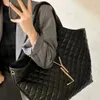 Bolsa de mão para mulher Moda Bolsa de mão em PU de cor sólida Tipo aberto Bolsas casuais macias Bolso interno para telefone Uso em várias ocasiões