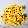 Decorative Flowers 22 Heads Autumn Silk Daisy Bouquet Christmas Decorations Vase For Home Wedding Household Products Artificial