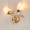 Vägglampa kreativa blommor lämnar design inomhus postmodern enkel dubbel ljus nordisk sovrum sovrum sconce