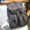공장 도매 남자 어깨 가방 올해 인기 인쇄 핸드백 야외 스포츠 및 레저 여행 배낭 더블 포켓 패션 컴퓨터 가방