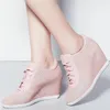 Sandaler Kvinnor spetsar 490 upp äkta läderkilar Hög hälsport Gladiatorer Kvinnliga andningsbara modesneakers plattformspumpar skor