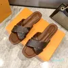 Kvinnor Luxurys designers Sandaler tofflor Fashion Summer Girls Beach Womens Sandal Slides Flip Flops Loafers Sexig broderad sko
