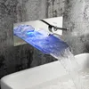 Badrum diskbänk kranar full mässing LED Waterfall Vanity Vessel kran väggmontering krom temperatursensor färg förändras