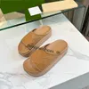 Designer tofflor kvinnor plattform tofflor gummi glider non glid sandaler tjocka botten klassiker sandal fast färg flip flops