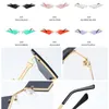 Lunettes de soleil métal cadre oeil de chat femmes/hommes marque femme Vintage miroir lunettes de soleil dames tendance Triangle lunettes Oculos