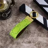 hoge kwaliteit lederen sleutelhanger klassieke prachtige luxe ontwerper auto sleutelhanger zinklegering brief unisex lanyard goud zwart metaal kleine sieraden met doos cadeau 10 kleuren