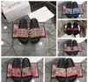 Hommes Femmes Pantoufles Designer Diapositives En Caoutchouc Sandale Plat Blooms Strawberry Tiger Bees Vert Rouge Blanc Web Mode Chaussures Plage Tongs Flower Box 36-46