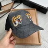 Hattar designers kvinnor baseball cap monterad hatt mode tiger huvud tryck anka tung hattar lapptäcke utomhus caps sunhat snapback hatt