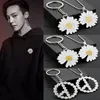 Pendentif Colliers Mode G-Dragon Daisy À La Mode Kwon Ji Yong Chrysanthème Bijoux Cadeau Pour Amis FansPendentif