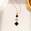 Designer Jewelry Black and White Four-leaf Clover Necklace Female Clavicle Chain Light Pendant Fashion Gold Necklace Classic Girls for Gifts