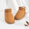 Barn Australien mini stövlar småbarn uggi Snow boot flickor Barn sneaker baby kid ungdom designer Klassiska spädbarn booties Äkta sko
