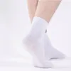 Erkek Çoraplar 10 PAIR Yaz Nefes Alabilir Erkek Bambu Elyaf Orta Tüp İnce Elastik İpeksi Çorap Basit Erkekler Düz