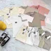 kläder väsentliga barn spårar ess pojkar designer t skjortor shorts flickor småbarn barn casual tshirts byxor mode baby spädbarn pullover barn ungdom kläder