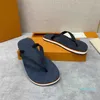 Sandálias de Verão Sapatos de Couro Homens Chinelos Deslizantes de Praia Chinelos Chinelos Chinelos Sandálias EU38-46