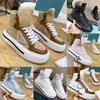 Chaussures de créateurs Bottes de mode pour femmes Monolith Triangle Logo Toile chaussures décontractées plate-forme Vintage Sneaker Chaussures à plate-forme en cuir Augmenté Baskets de couleur unie