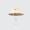 Lyxvarumärke Kvinnor Designer Bucket Hat Woman Sun Prevent Wide Brim Beach Casual Hats Sun Protection Fashion Hatts Män klassisk utomhus Sunshade Cap