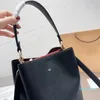 2023-handbag Luxurys Designers Bags tote bag Classic Handbags Limited high capacity Travel Shopping Shoulder bag Red inner liner design very nice