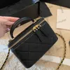 CC Väskor 23SS Cosmetic Case Box Black Vanity Bags Top Handle Totes Card Holder With Golod Metal Hardware Matelasse Chain Crossbody Shoulder Backcase Handbag RR26