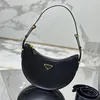 Prad Cowhide Crossbody pachowca pół księżyca Women Designer Trójkąt ramię Pochette torebka torba sprzęgła