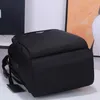 Estilo de mochila Clásico de lujo y para mujer Mochila de tela de nailon impermeable Gran capacidad Viaje de ocio Cremallera de paracaídas Mochila para hombre Bolsa para computadora