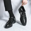 Herren-Sandalen im römischen Stil, solide PU-Sandalen mit niedrigem Absatz und Schnalle, Business-formelle Sandalen, ausgehöhlt für Komfort, Atmungsaktivität, Herren-Sandalen