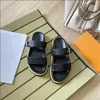 Designer Leather Slippers Womens Sandals BOM DIA FLAT Cool Effortlessly Stylish Slides 2 Straps With Adjusted Gold Buckles Women Summer Slipper