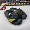 Singapur Cambodia Vietnam Dubai Beach Sandals 2022 Nowa marka mody Letter Home Para Kapcieczki 89