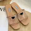 Zapatillas zapatillas sandalias de diseñador mujer verano nuevo todo-fósforo logotipo de triángulo de moda jalea transparente zapatillas cómodas adecuadas para sandalias de piel de cordero 35-42