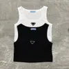 Top feminino de grife regata curta bordado sexy ombro de fora preto e branco roupas regata casual sem mangas sem costas colete camiseta feminina cor sólida camiseta tops coletes 22