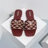 Triangel Metallic Slide Sandals Designer glider kvinnor broderade tyg tofflor lyxbrev P sandal chunky klackar mode sommarstrand låg klack sko storlek 36-42