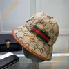 Beanie Hat Cap Mens Womens Bucket Hat Multicolour Reversible Canvas Designers Caps Hats Men Summer Fitted F