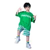 ステージウェアキッズkpopホップショーダンシング服グリーンTシャツトップスティーストリートウェアチェッカーショートパンツの男の子ジャズダンスコスチューム
