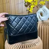 Womens Shoulder Bag Vagabond Bag Matching Leather Seam Hardware Metal C Buckle Handbag Fringe Pendant Matelasse Chain Crossbody Bags Designer Makeup Case 23cm