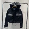 Lüks tasarımcı deri ceket kadın ceket kısa ceket moda motosiklet versiyonu sonbahar kış sıcak deri ceket yüksek kaliteli katlar