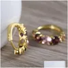 Hoop Huggie Fashion Orecchini per le donne Color oro placcato con gioielli di dichiarazione di cristallo di zircone viola rosa Goccia di alta qualità Delive Dhpic