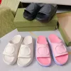 Män präglade sammanlåsande g Slide tofflor Kvinnor Skum Tjock botten Summer Beach Slides Non Slip Rubber Sole Platform Sandaler Flip Flops