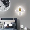 Lampa ścienna nordycka kreatywne dzieci samolot LED Cartoon Badanie sypialnia Dekoracja łóżka dla chłopców śpiący dzieci nocne światła