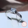 Cluster-Ringe, klassischer vierklauenförmiger weißer Zirkonia-Ring, 925er-Stempel, Hochzeit, Verlobung, Vorschlag, Schmuck, Geschenk, ein Herz, Diamant für Frauen