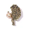 Luxus Elegante Große Perle Kristall Tiger Broschen Gold Silber Farbe Strass Legierung Tier Brosche Männer Party Sicherheitsnadeln