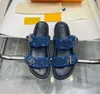 Blue Bom Dia Flat Mule Slippers 1A3R5M Cool без усилий стильные слайды 2 ремня скорректированные золотые пряжки женщин Летние сандалии размер евро 35-41