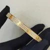 18k guld rostfritt stål CZ skruvmejselskruv älskar fulla diamantmärken armband armband