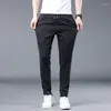 Męskie spodnie 2023 Męskie wiosenne lato Stylowe stylowe wysokiej jakości paski Joggers Black Grey Korean Style Elastic Prosty Fit Moders